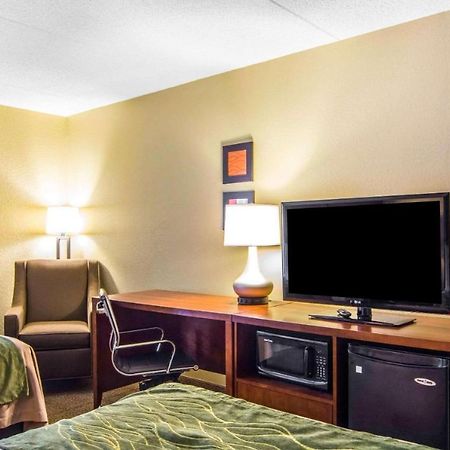 Mulberry Inn Ньюпорт-Ньюс Экстерьер фото