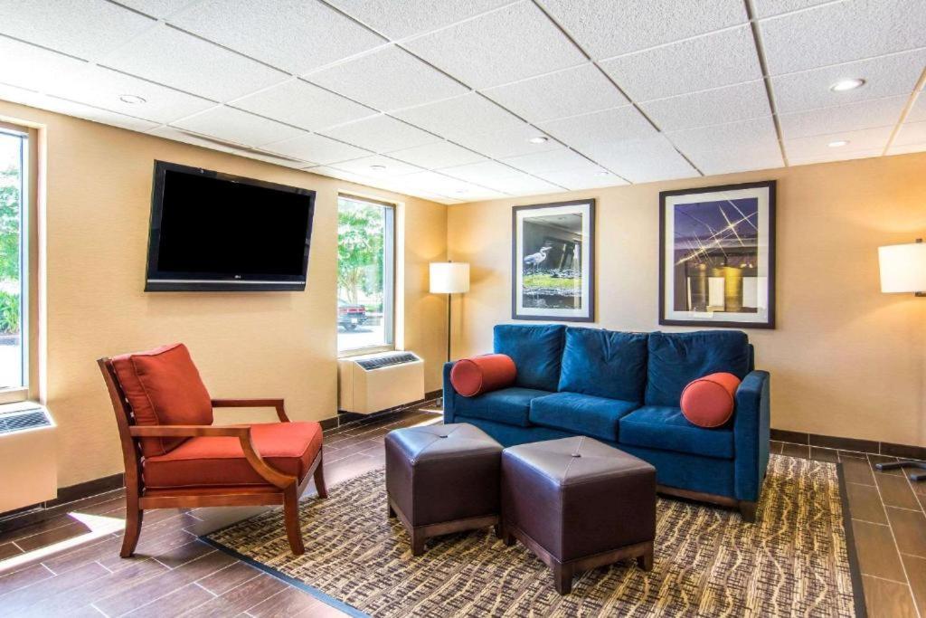 Mulberry Inn Ньюпорт-Ньюс Экстерьер фото
